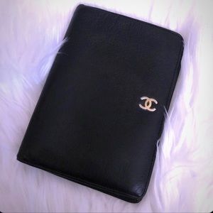 Vintage Leather Chanel Bifold CC Black Wallet
